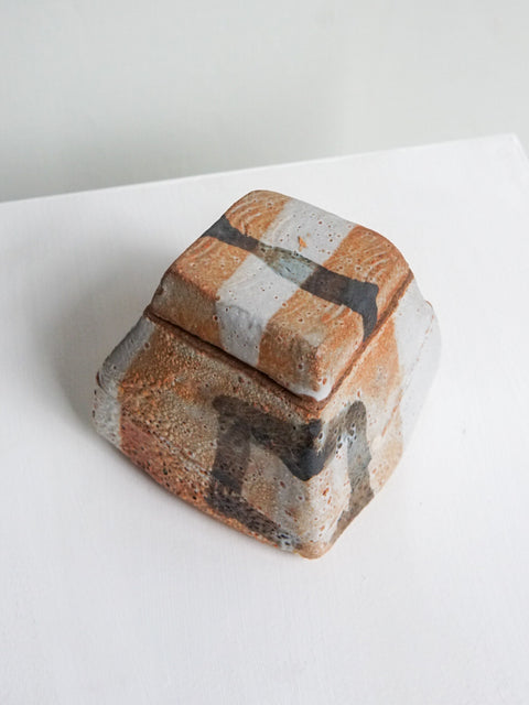Box copper black white - Yves de Block