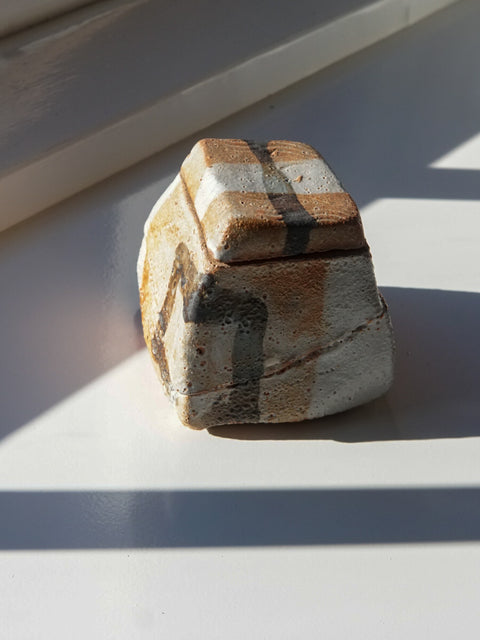 Box copper black white - Yves de Block